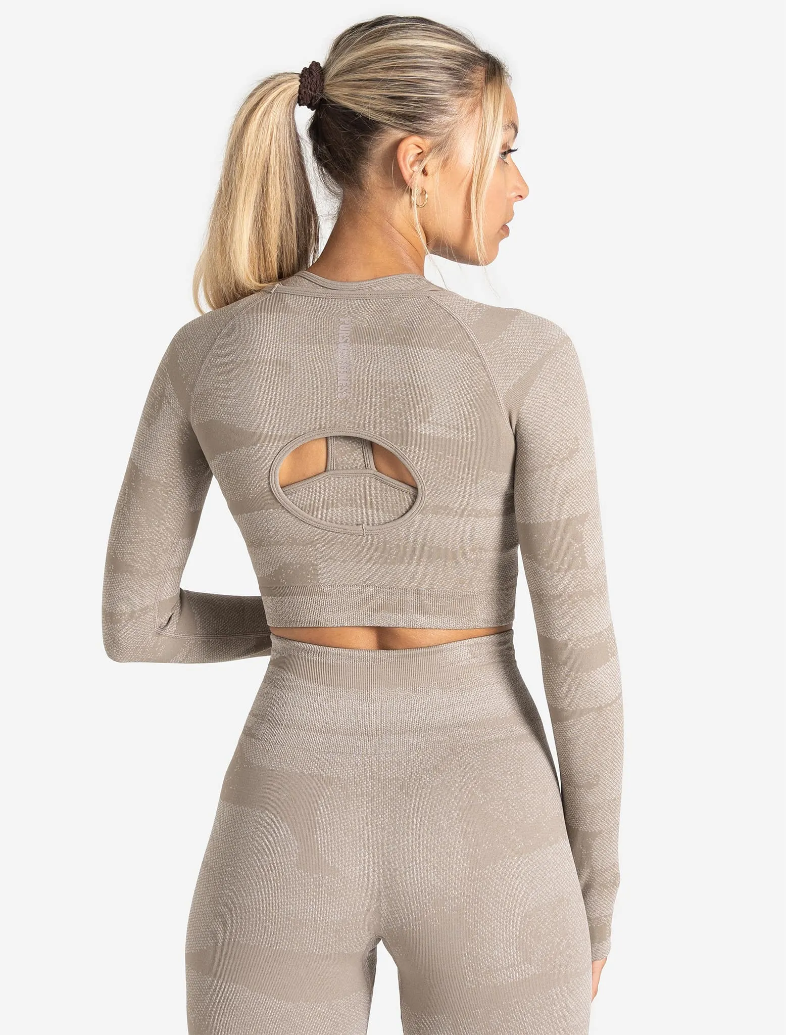 Boost Seamless Long Sleeve Crop Top - Neutral