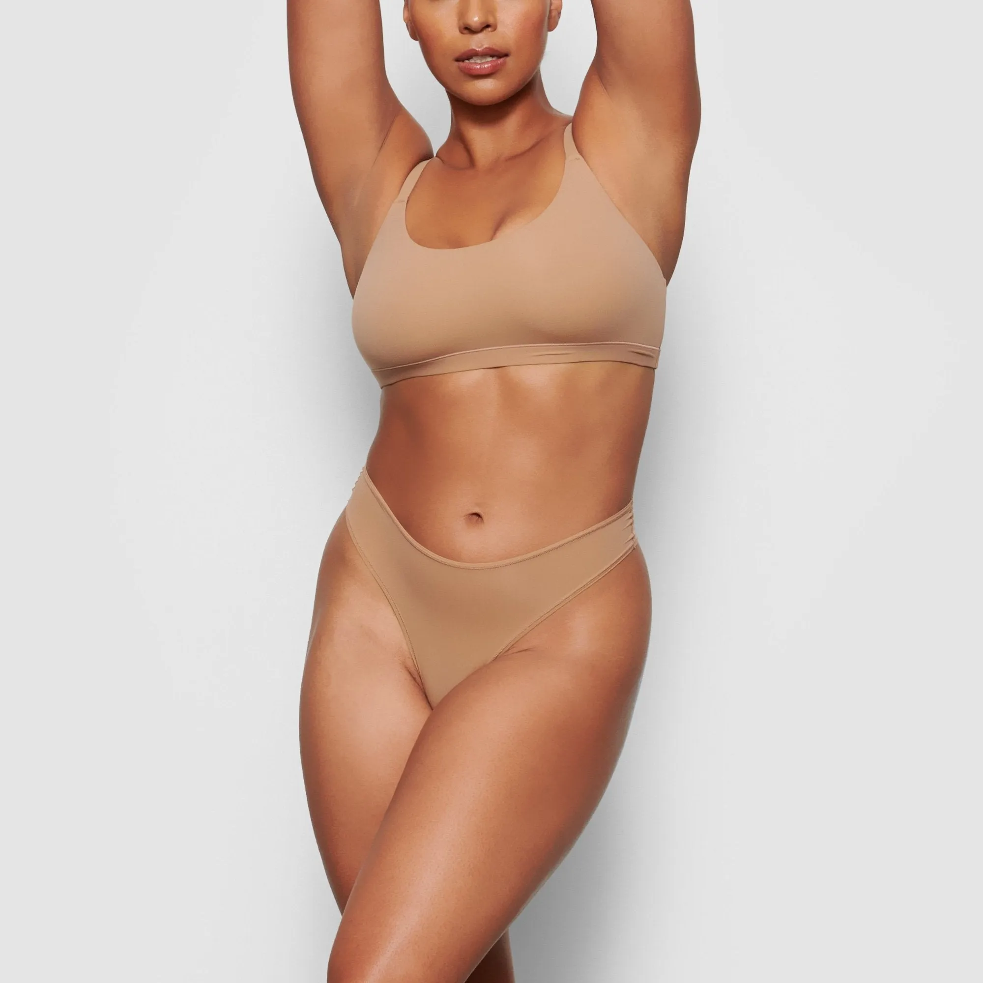 FITS EVERYBODY SCOOP NECK BRA | SIENNA